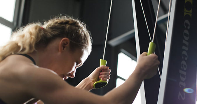 C2_SkiergWoman_index.jpg